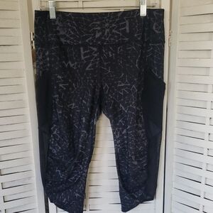 Black Geometric Print Leggings